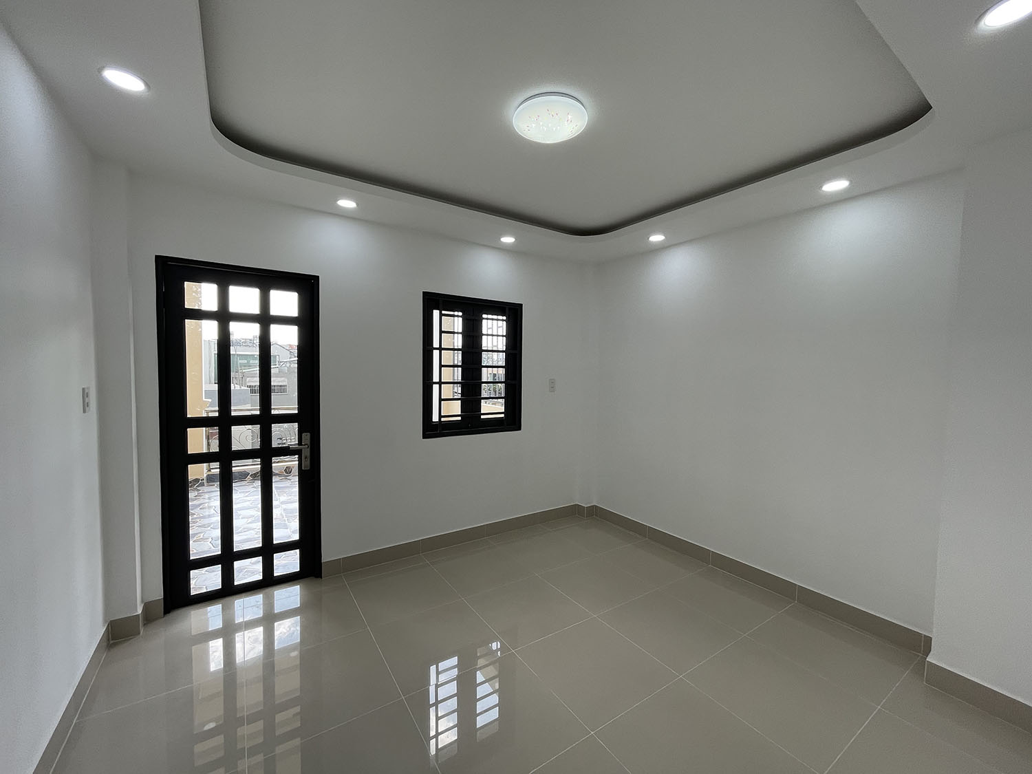 Tuyệt phẩm 3 lầu (4x15) 6 phòng t.kế Singapore, mới xây dựng, hẻm đẹp Phan Đình Phùng - gần PXLong
